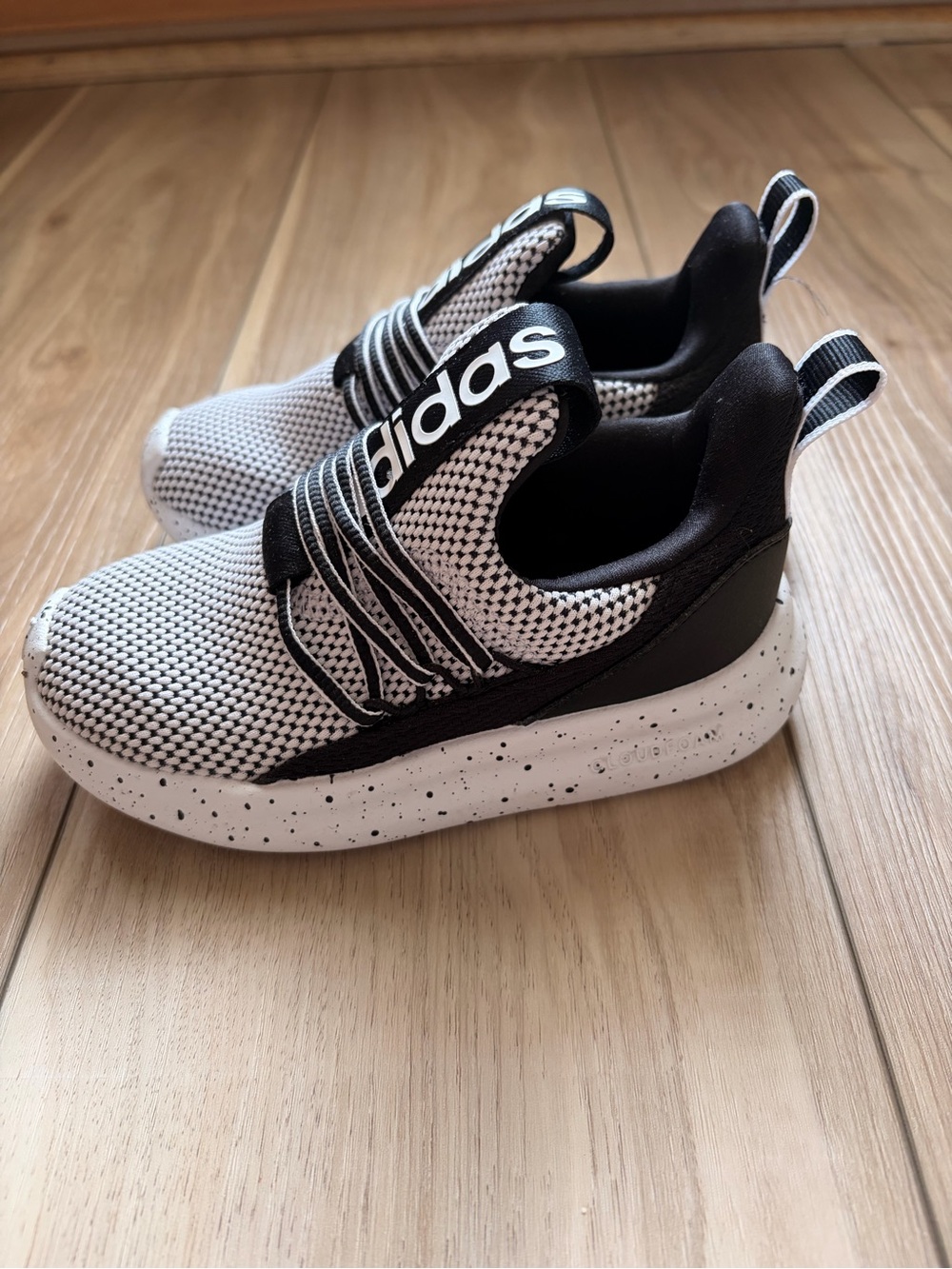 Adidas tennis shoes